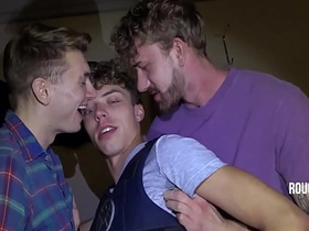 确保Law被我们干进小嫩屁眼 asian gay sex videos tamil