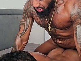 那个傲慢的直男邻居一直偷看我撸管，最后进房间狠狠操了我 twitter chinese joyful porn