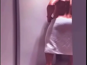 在淋浴间撞见醉酒好友帮他发泄郁闷 gay porn japan old