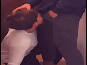 送披萨的小哥毫不留情地干我 asian hot hunk careless sex videos