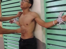 亚洲男孩被捅肚子 gay male porn asian