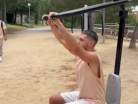 公园逮到的小骚零被我无套狂操，内射灌满精液 asian interracial gay porn