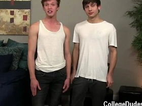 亚洲基佬酒店开房 Riler 被Zaden 干到自撸 korean gay porn muscle