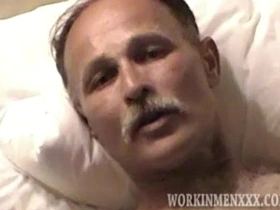 熟男史蒂夫撸管 free gay chinese caitiff public schoolmate porn