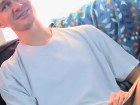 扎克兰德尔：伊桑霍克斯撸动并渴望榨干他大鸡巴的汁液 gay japan porn videos