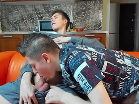 18岁嫩男黏稠精液喷射快感 asian gym boy gay sex videos