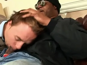 黑肌猛男撕開白嫩男孩肛門狂操 japan gay porn police