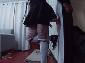 穿迷你裙的Chico从肛门拳交入门，塞进他的新巨型假阳具 asian facial gay porn