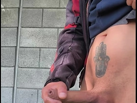 知道远处有人看我自慰，我鸡巴硬得不行 free gay asian sex videos