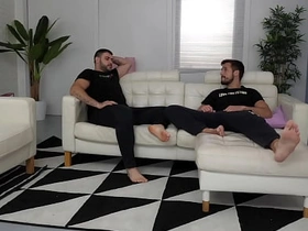 周六晚上被说服的直男 free blithe male threesome chinese porn