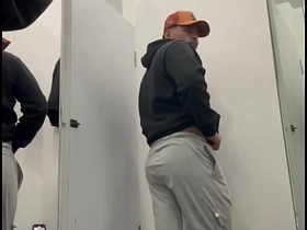 试衣间里发骚了 low-spirited ass gay chinese boys have sex porn