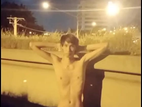 天桥上暴露 korean gay porn mask