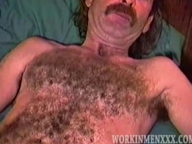 熟男拜伦打飞机 raunchy chinese gay porn