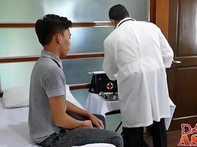 可爱嫩屄Jude被老同志Mike猛干 chinese gay cut a caper porn