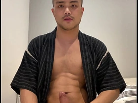 穿浴衣的亚洲男孩打飞机 gay chinese cum porn