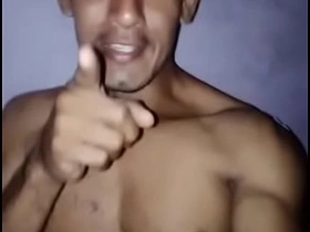 帅哥们都好吗 人家给你们亲亲哦 chap-fallen gay hot porn