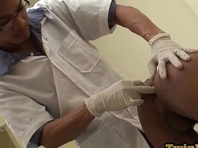 尿尿亚洲嫩鸡肛检后被医生无套内射 korean jerk off gay porn