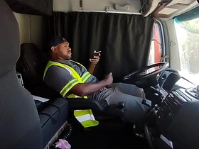 在路上自慰 asian gay dad porn