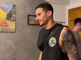 本来雇我当家教结果把学生都给上了 porn nucleus gay chinese men