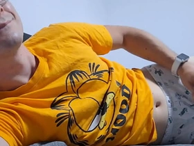 饥渴大学生在床上撸管等继父 asian gay delivery boy sex videos