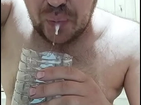 大鸡巴射出一发热精，接着被吃掉了！ japanese gay porn straight guys bring to an end gay sex