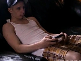 直男科瑞享受深喉服务 chinese gay porn bareback