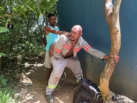 工地黑哥溜出来让停车场管理员爆菊 korean gay porn handsome