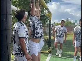 足球队借着酒劲和汗水开始互相操屁眼 hot asian sex videos gay