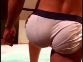 直男兄弟冲完澡让我拍他打飞机 gay korean hot porn