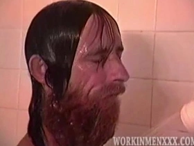 熟男谢尔顿打飞机 chinese cosy along gay porn