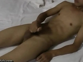 亚洲大屌男孩自慰 asian public unconcerned porn