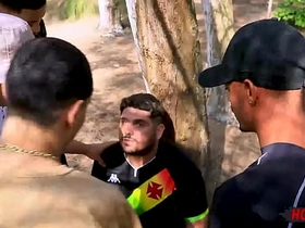 丛林里火辣淫乱的群交！ juicy korean in person gay porn