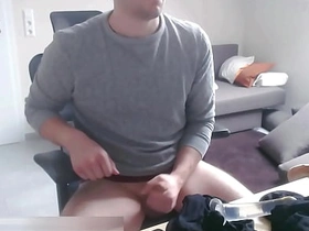 直播中命令男人用自己屁眼里的玩具深喉 old chinese blithe daddy porn