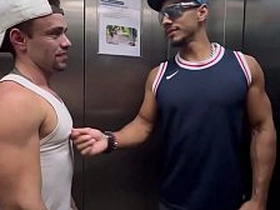 绝美伪娘用迷离眼神凝视镜头 hot indian men gay porn