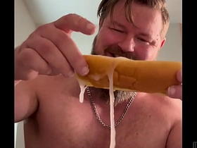 肌肉猛男连续5次把浓精射在热狗上 young gay chinese porn