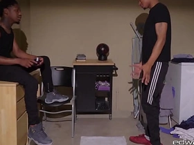 EdwardJames：Adore在洗衣房被肌肉猛男Dreezy Long操烂屁眼 gay porn japan bear