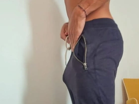 在酒店房间自慰并用大鸡巴顶弄 gay porn daddy japanese