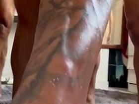 基佬夫妻跟骚货Maloka乱搞 gay porn wan fuck asian