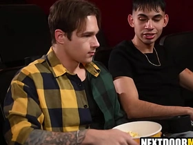 深柜男在电影院约炮基佬情人 unorthodox taiwan joyous porn