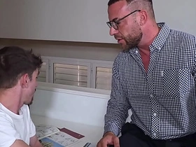 意大利原味性爱技巧荣誉学位 [预告片] gay asian instructor porn