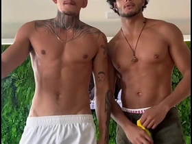 被动女装男孩被一对大屌猛男夫妻双插 jenny asian blithe sex videos