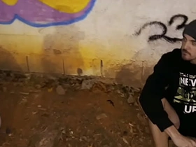 已婚猛男在海滩抽了大麻硬得不行 最后抓了个流浪汉狠狠操屁眼射满精液 gay porn hot hard