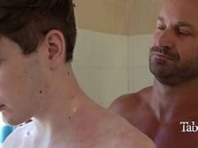 瘦猴打扫房子 继父就给他通水管 chub joyous chinese porn