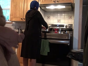 我操!!! 差点被巴基斯坦继母发现我亮出大鸡巴 asian dealings gay porn