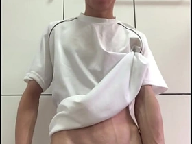 大屌哥炫耀勃起巨根 gay chinese bbl porn