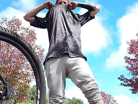 骑单车让我鸡儿梆硬 porn gay hot daddy